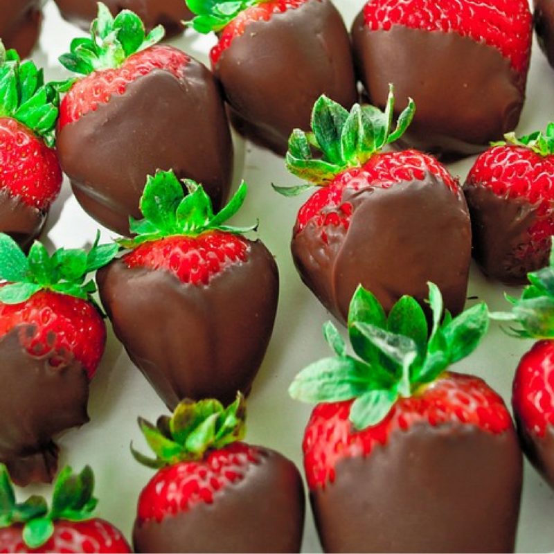 Make Your Own Cannabis-Chocolate-Dipped Strawberries